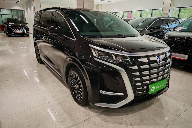 Used Denza D9 2022 DM-i 970 Four-Wheel Drive Prestige Model
