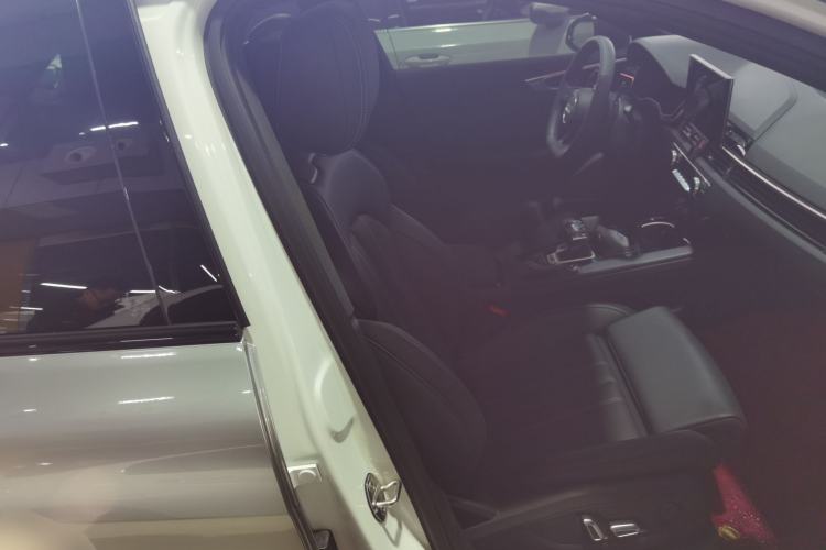 Used Audi A4L 2025 2 Million Units Enjoyment Version 40 TFSI Luxury Dynamic Edition
