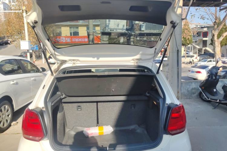 Used Volkswagen Polo 2014 1.6L Automatic Comfort Edition