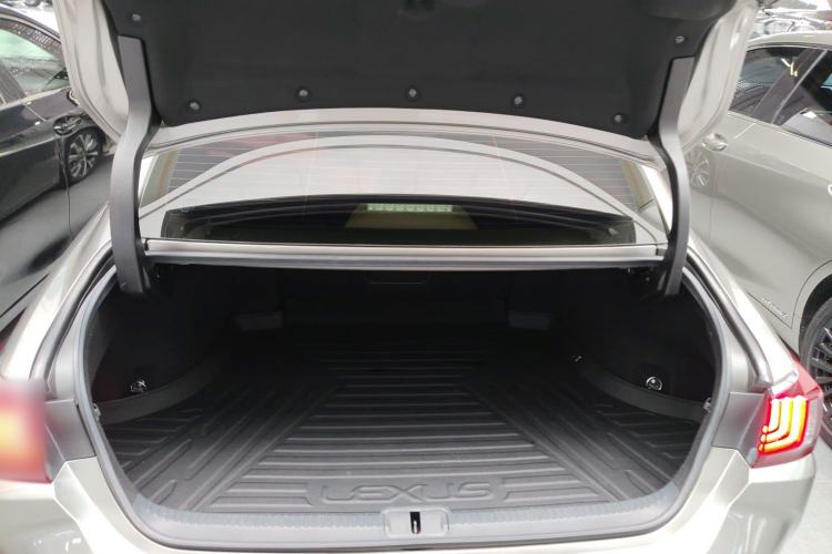 Used Lexus ES 2018 300h Premier Edition China V Standard
