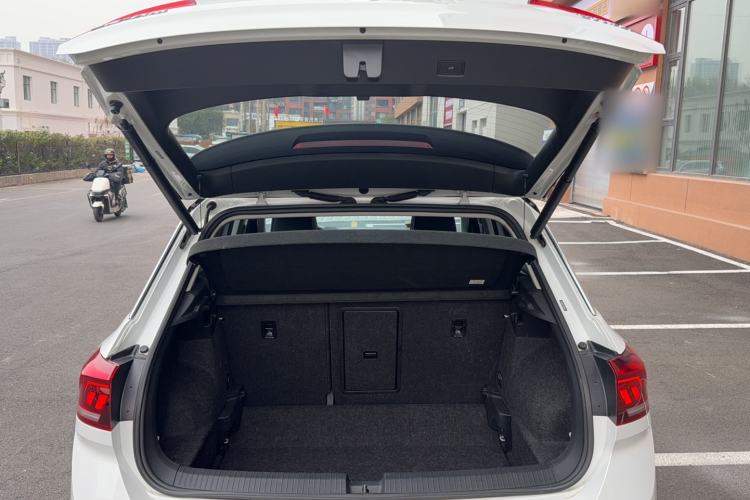 Used Volkswagen T-ROC 2018 280TSI DSG Two-Wheel-Drive Comfort Version China V Standard
