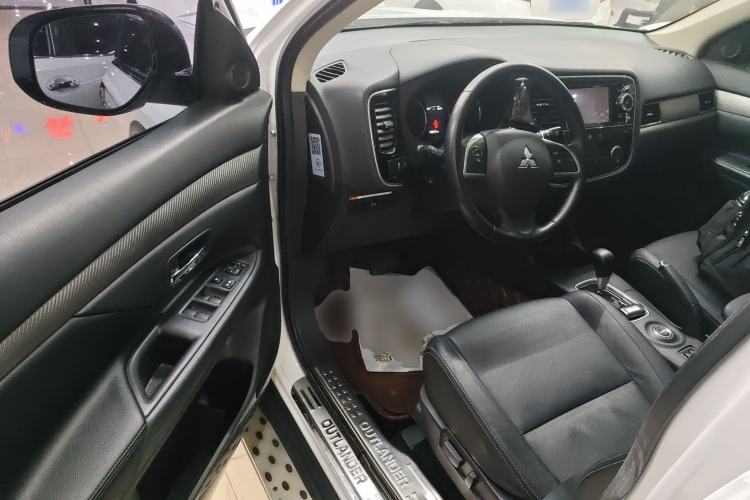 Used Mitsubishi Outlander 2014 2.4L 4x4 Deluxe Value Edition 5 Seats