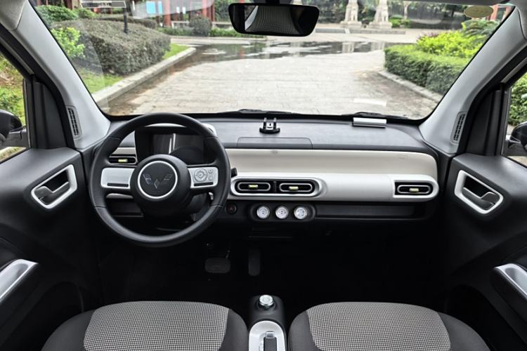 Used Wuling Hongguang MINIEV 2024 3rd Generation 215km Youth Edition
