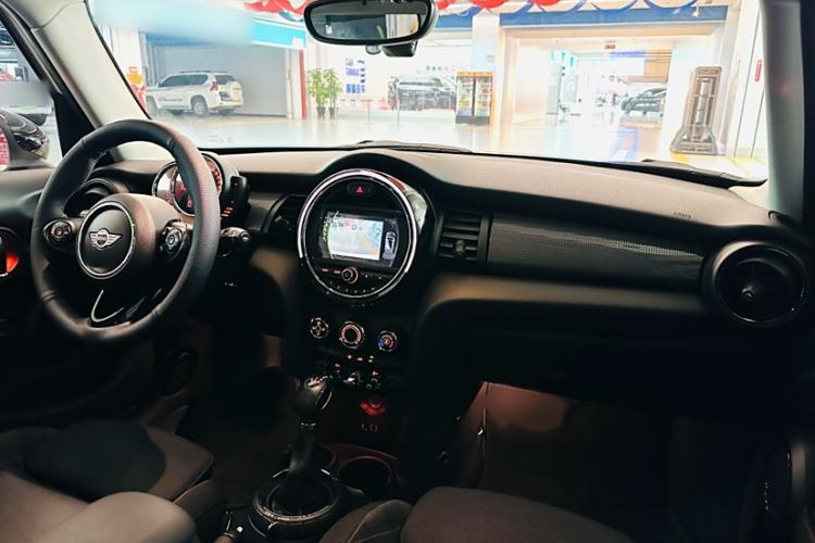 Used  MINI 2016 1.5T COOPER Five-Door Edition
