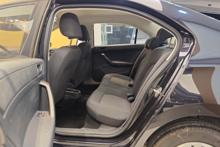 Used Volkswagen Santana 2016 1.6L Automatic Fashion Edition
