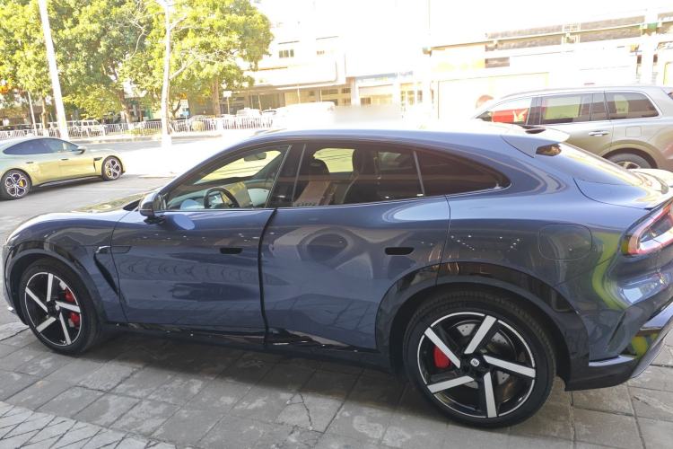 Used  YU7 2025 Ultra-Long Range High-Performance All-Wheel-Drive Max Edition
