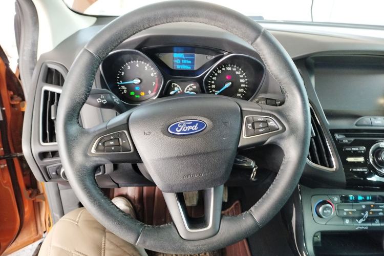 Used Ford Focus 2015 Hatchback 1.6L Automatic Fashion Edition
