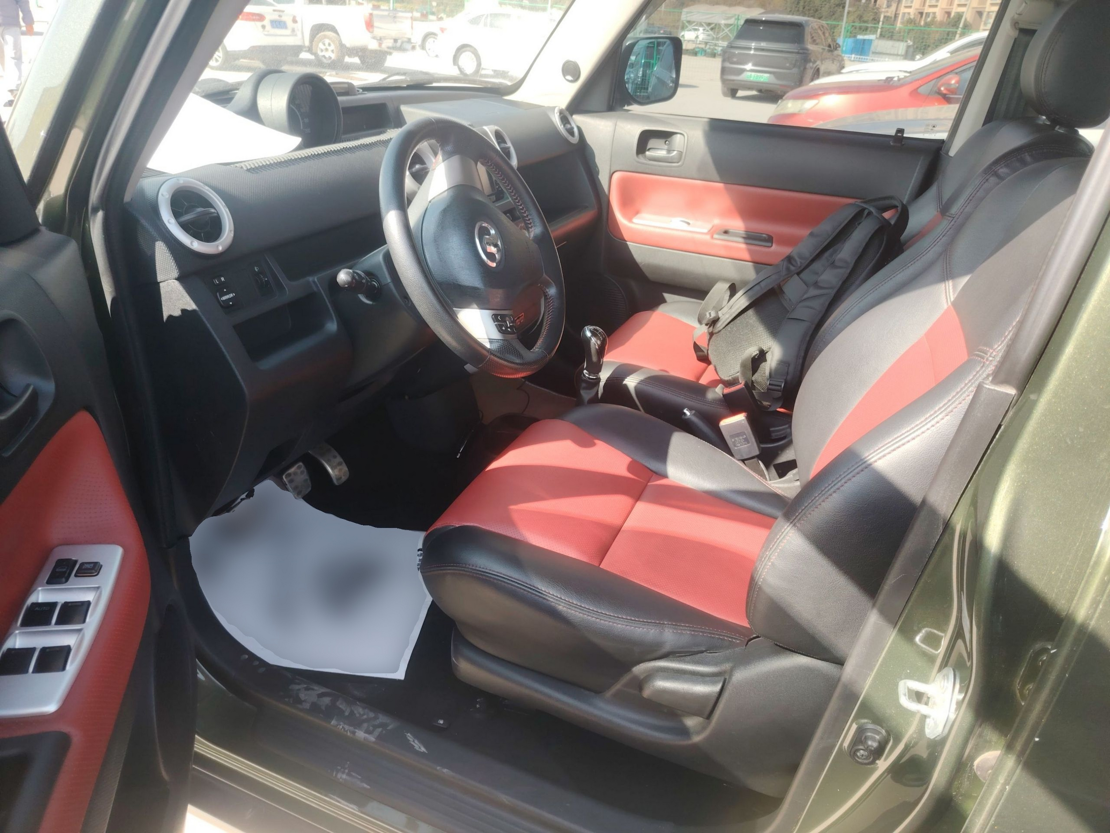 Переднее сиденье в автомобиле