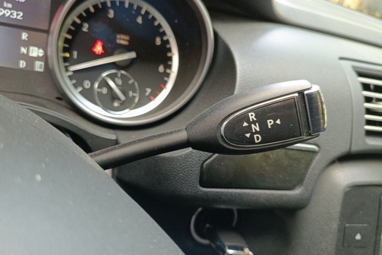 Used Mercedes-Benz R-Class 2017 R 320 4MATIC Business Edition Prestige Model
