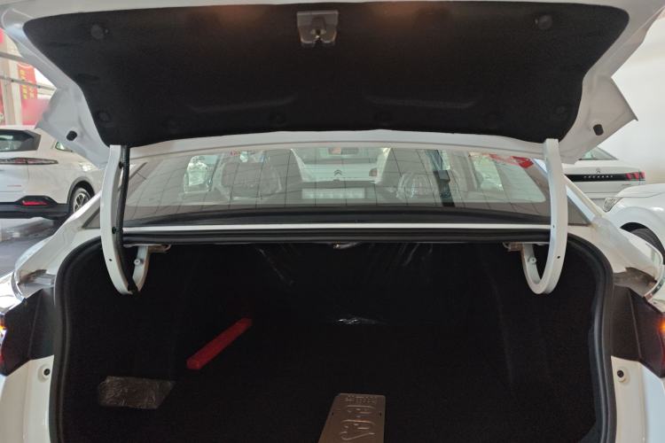 Used Dongfeng Aeolus Yixuan 2025 1.5L Glory Edition
