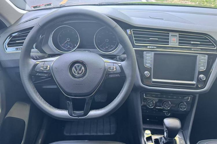 Used Volkswagen Tiguan L 2018 330TSI Automatic Two-Wheel Drive Luxury Edition
