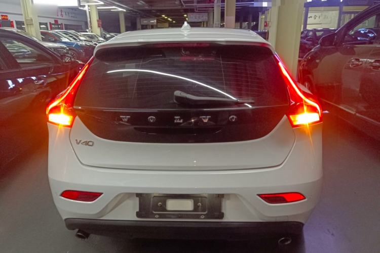 Used Volvo V40 2016 T3 Zhiyi Edition