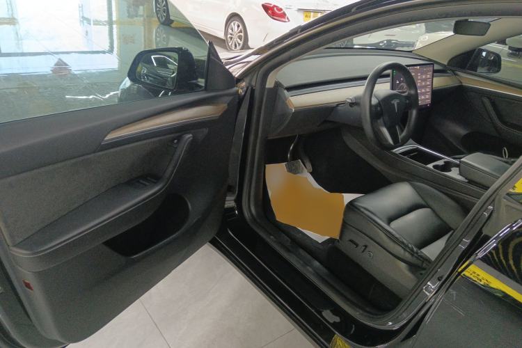 Used Tesla Model Y 2021 Standard Range Rear-Wheel Drive Version
