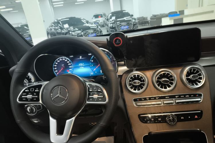 Used Mercedes-Benz GLC 2020 Facelift GLC 260 L 4MATIC Luxury Edition