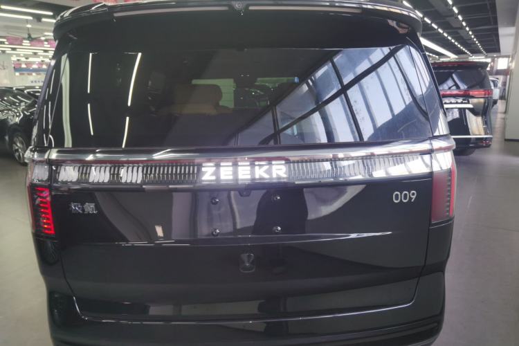 Used Zeekr 009 2024 Six-Seat Executive Version 4WD 108 kWh
