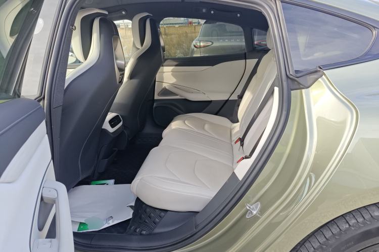 Used  SU7 2024 Rear-Drive Standard Founder Edition
