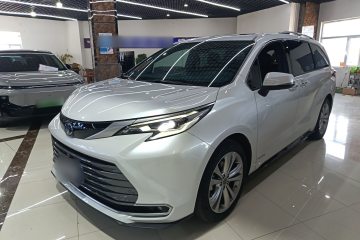 Used Toyota Sienna 2023 2.5L Hybrid Deluxe Edition