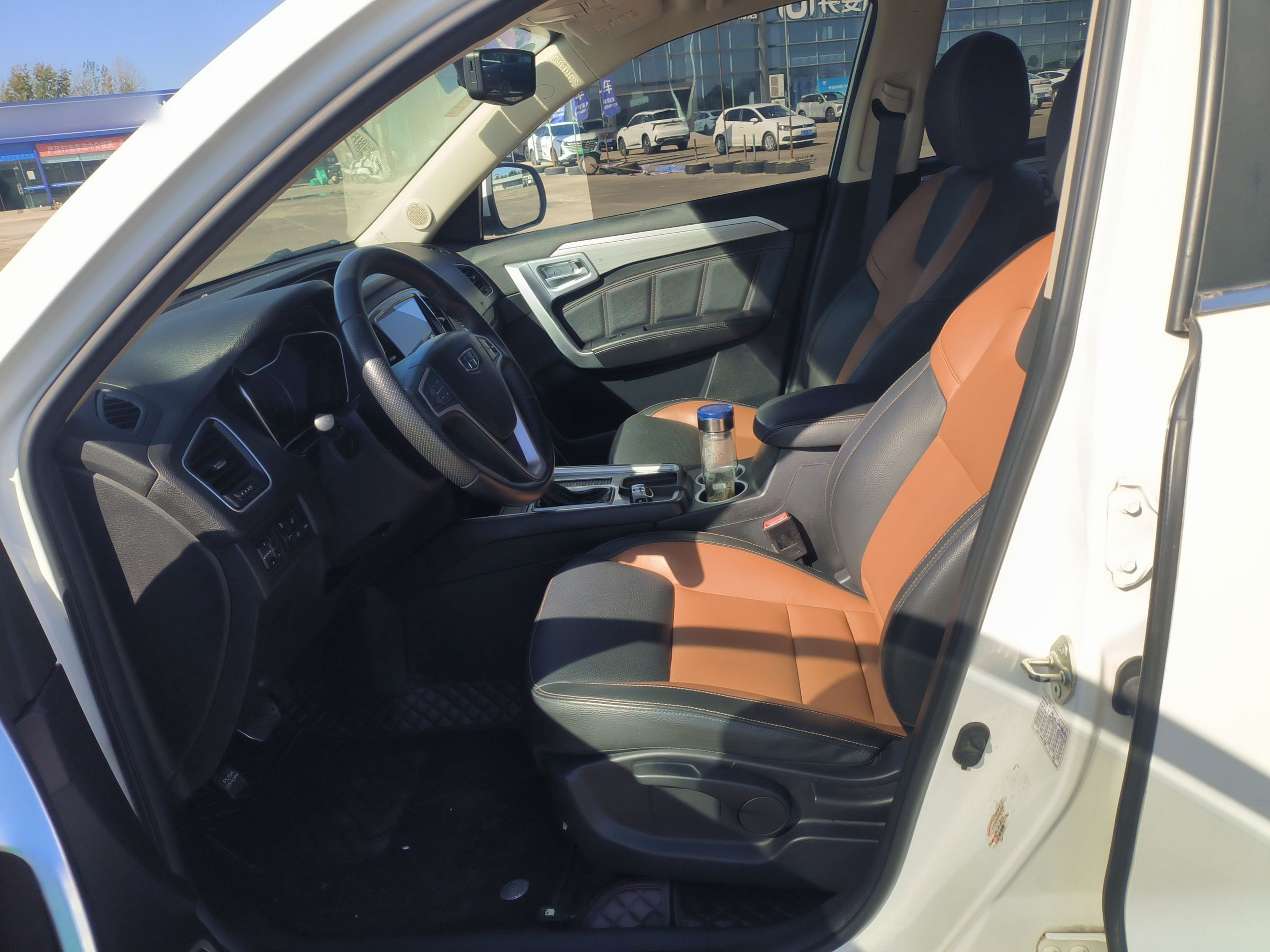 Переднее сиденье в автомобиле