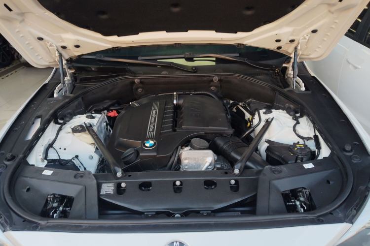 Used BMW 5 Series GT 2015 535i Leading Model
