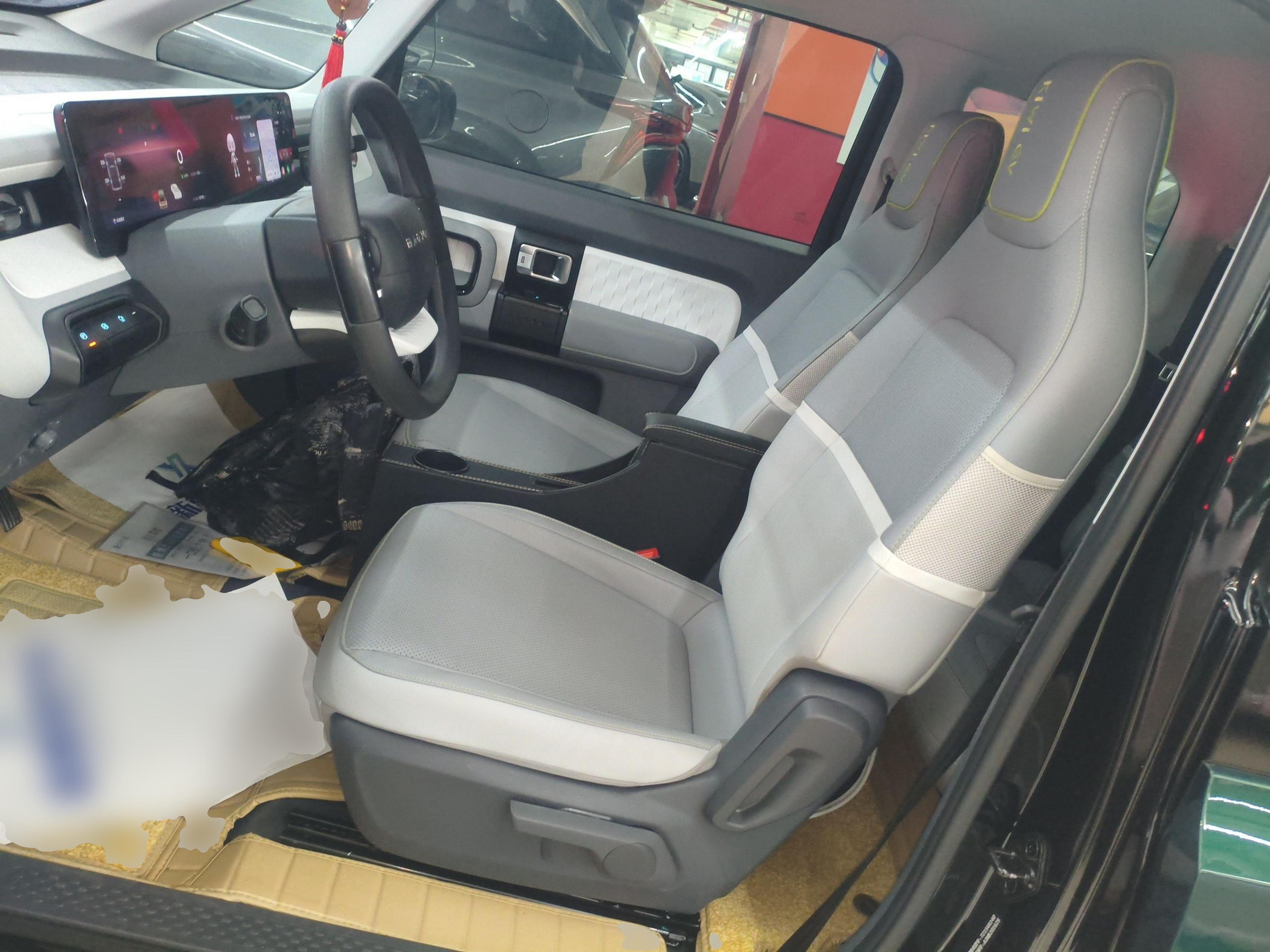 Переднее сиденье в автомобиле