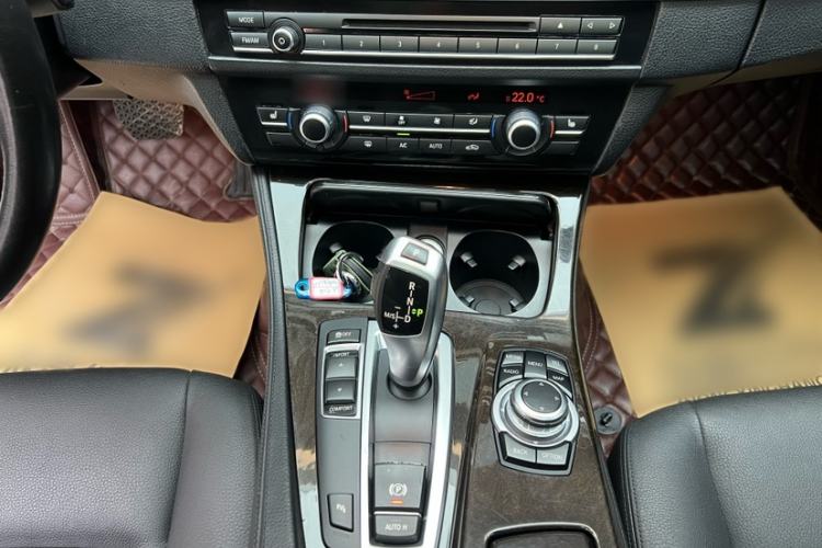 Used BMW 5 Series 2014 525Li Leading Model
