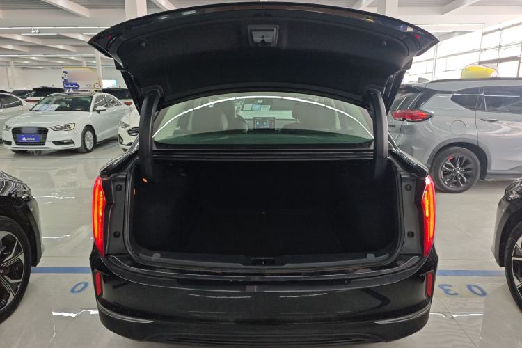 Used Hongqi E-QM5 2022 431 km Charge & Enjoy Edition
