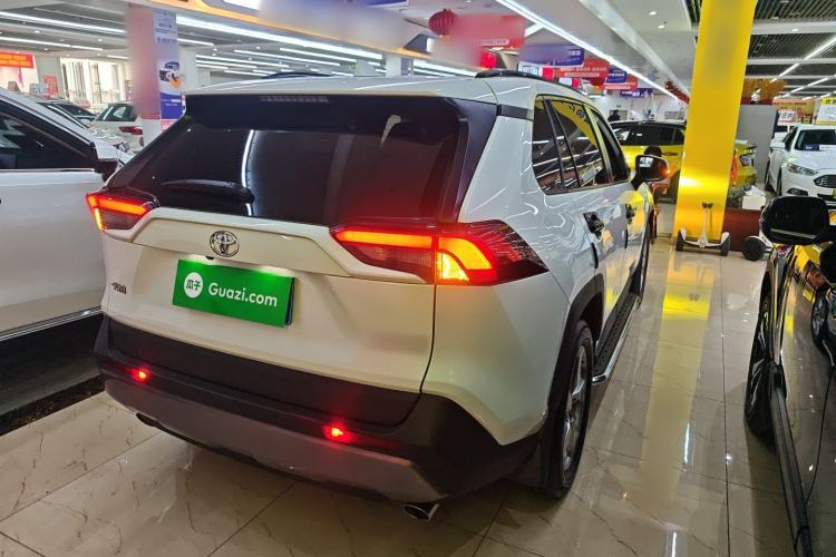 Used Toyota RAV4 2020 2.0L CVT Two-Wheel Drive Fashion Edition