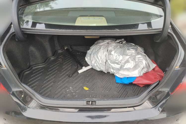 Used Toyota Camry 2016 2.0G 10th Anniversary Leading Edition
