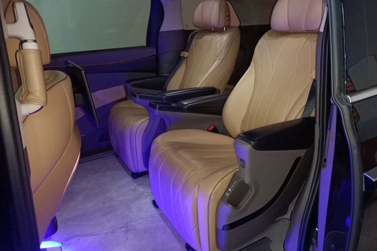 Used Denza D9 2022 DM-i 970 Four-Wheel Drive Flagship Model