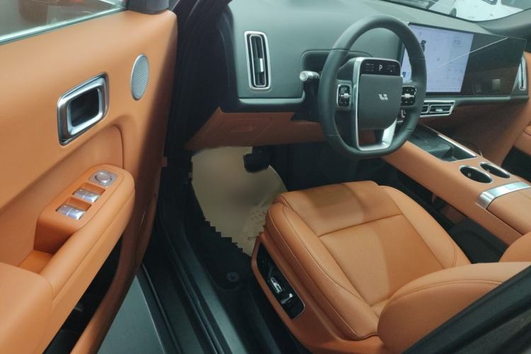 Used Li Auto L8 2024 PRO Model
