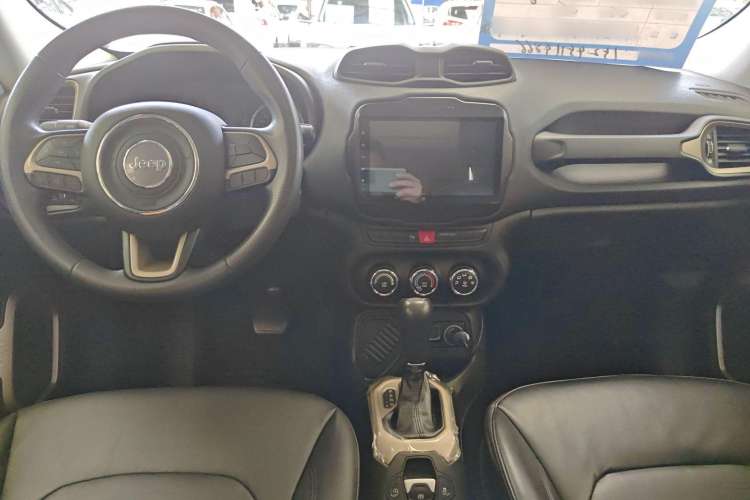 Used  Renegade 2017 180T Automatic High-Energy Version
