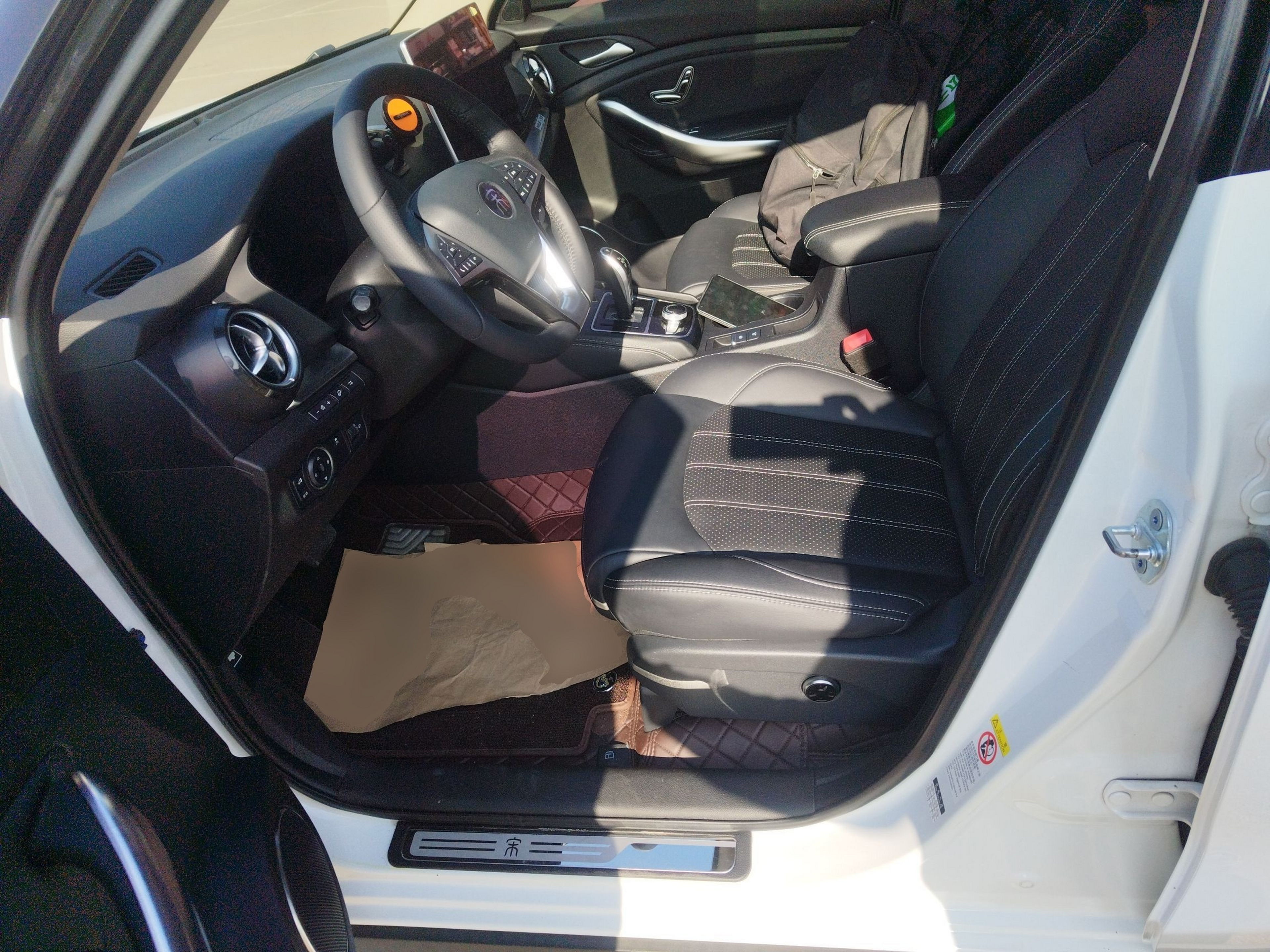 Переднее сиденье в автомобиле