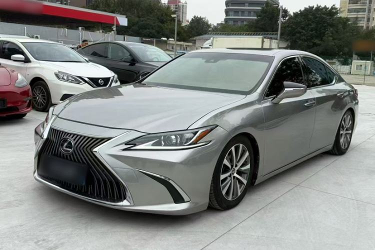 Used Lexus ES 2018 200 Excellence Edition China V Standard
