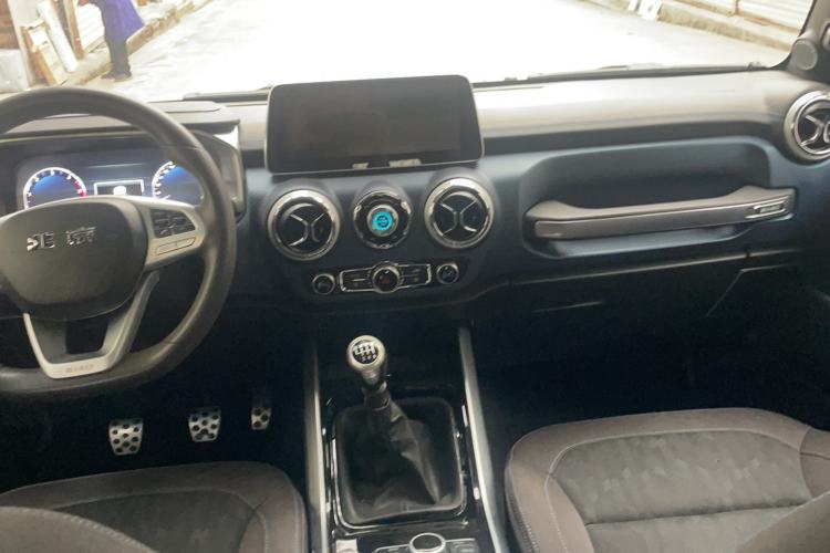 Used  BJ40 2018 2.0T Manual Diesel Four-Wheel Drive Prestige Edition
