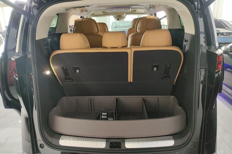 Used Denza D9 2024 DM-i 980 Four-Wheel Drive Prestige Model
