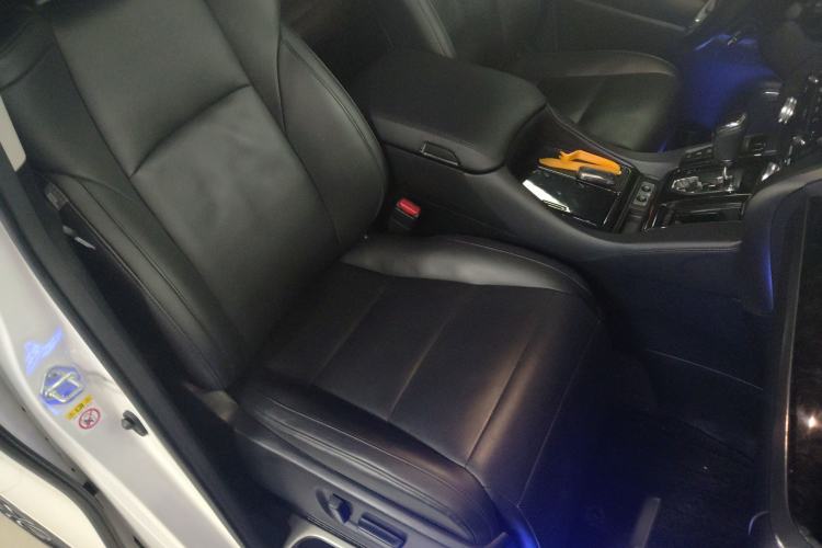 Used Toyota Vellfire 2019 Dual-Engine 2.5L HV Luxury Edition