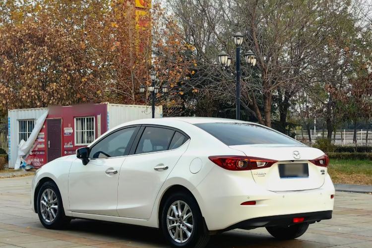 Used Mazda Mazda 3 Axela 2016 Sedan 1.5L Automatic Luxury Model