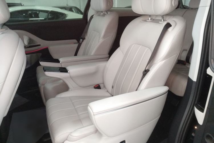 Used VOYAH Dream 2025 PHEV Four-Wheel Drive Prestige Kunpeng Edition
