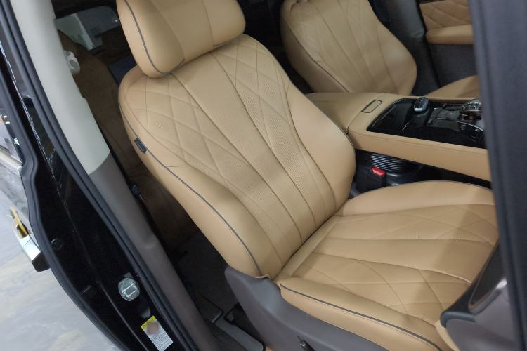 Used Denza D9 2022 DM-i 970 Four-Wheel Drive Flagship Model
