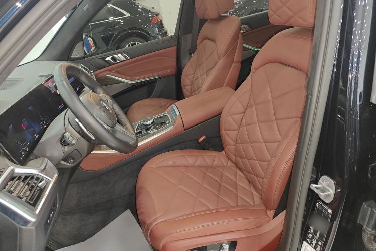 Used BMW X5 2023 xDrive 40Li M Sport Night Edition Package
