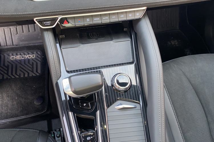 Used Geely Auto Monjaro L 2024 2.0TD High-Power Automatic Two-Wheel Drive Skyline Edition
