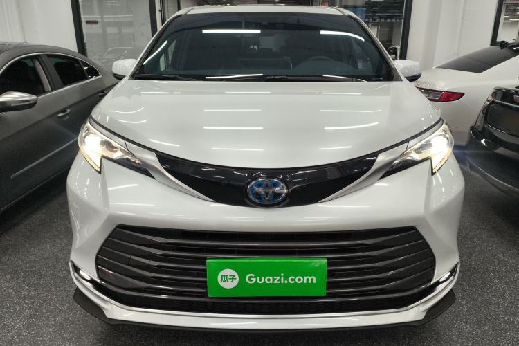 Used Toyota Sienna 2021 2.5L Hybrid Premium Edition
