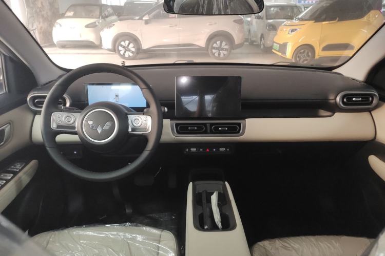 Used Wuling Bingo PLUS 2024 330 km Range Five-Seater Version