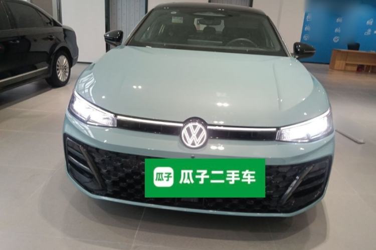 Used Volkswagen Passat 2025 Pro 380TSI Starry Dragon Luxury Edition
