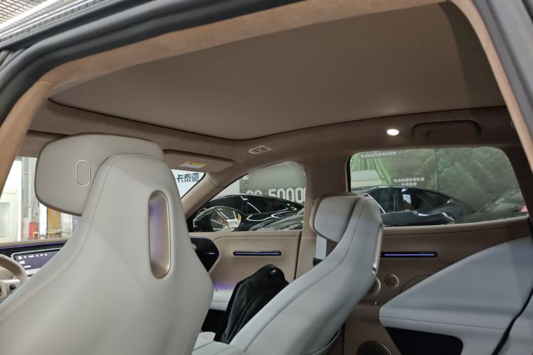 Used  07 2024 Ultra All-Electric Four-Wheel Drive
