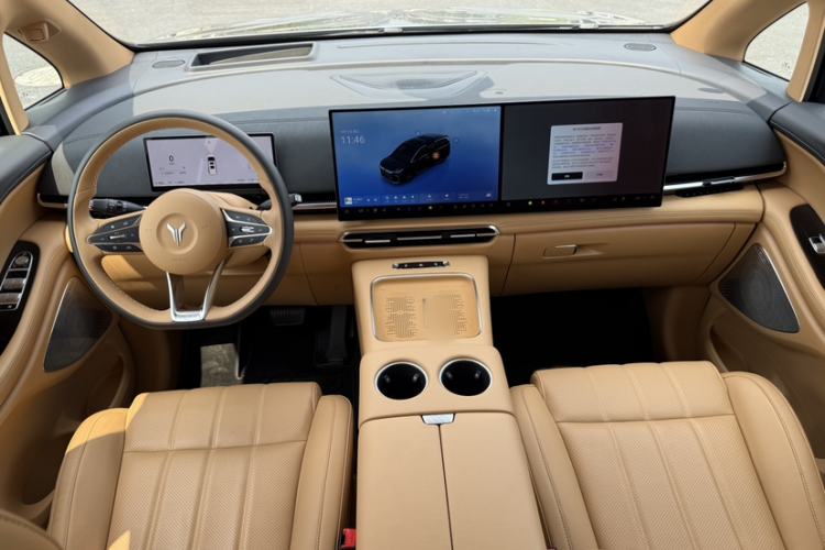 Used VOYAH Dream 2025 PHEV Four-Wheel Drive Prestige Kunpeng Edition