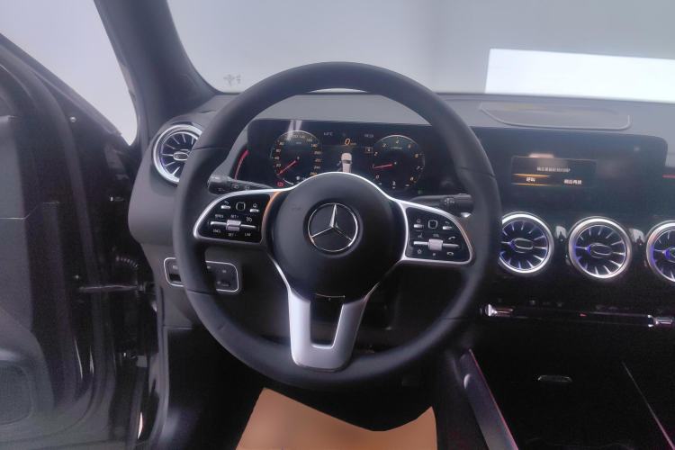 Used Mercedes-Benz GLB 2022 Updated GLB 200 Fashion Edition
