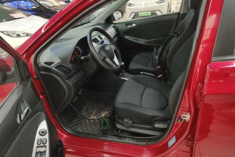 Used Hyundai Verna Ray 2014 1.4L Automatic TOP