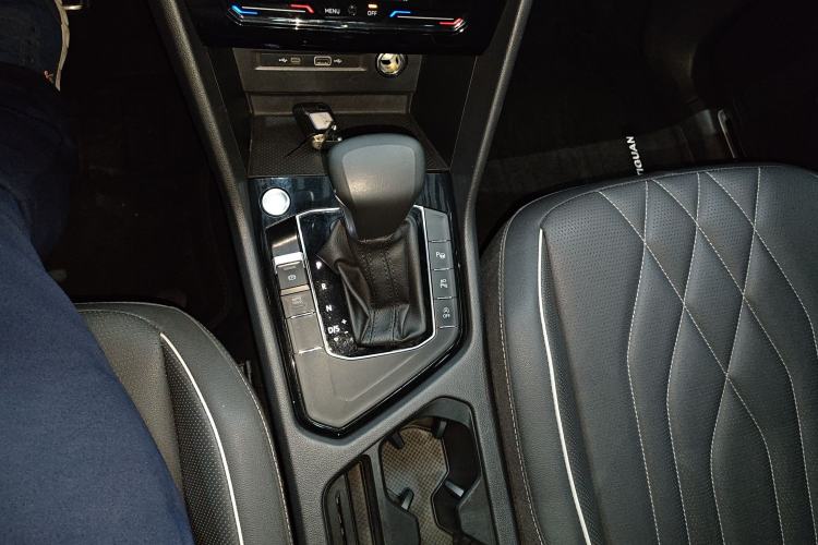 Used Volkswagen Tiguan L 2022 330TSI Automatic Two-Wheel Drive R-Line Enhanced Edition
