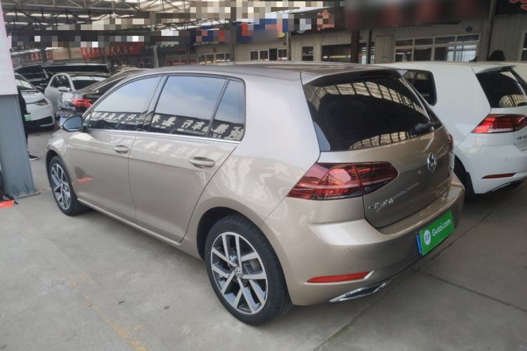 Used Volkswagen Golf 2018 230TSI Automatic Luxury Version
